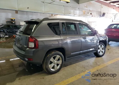2016 Jeep Compass Latitude z USA, uszkodzony, nr VIN 1C4NJDEB2GD756260
